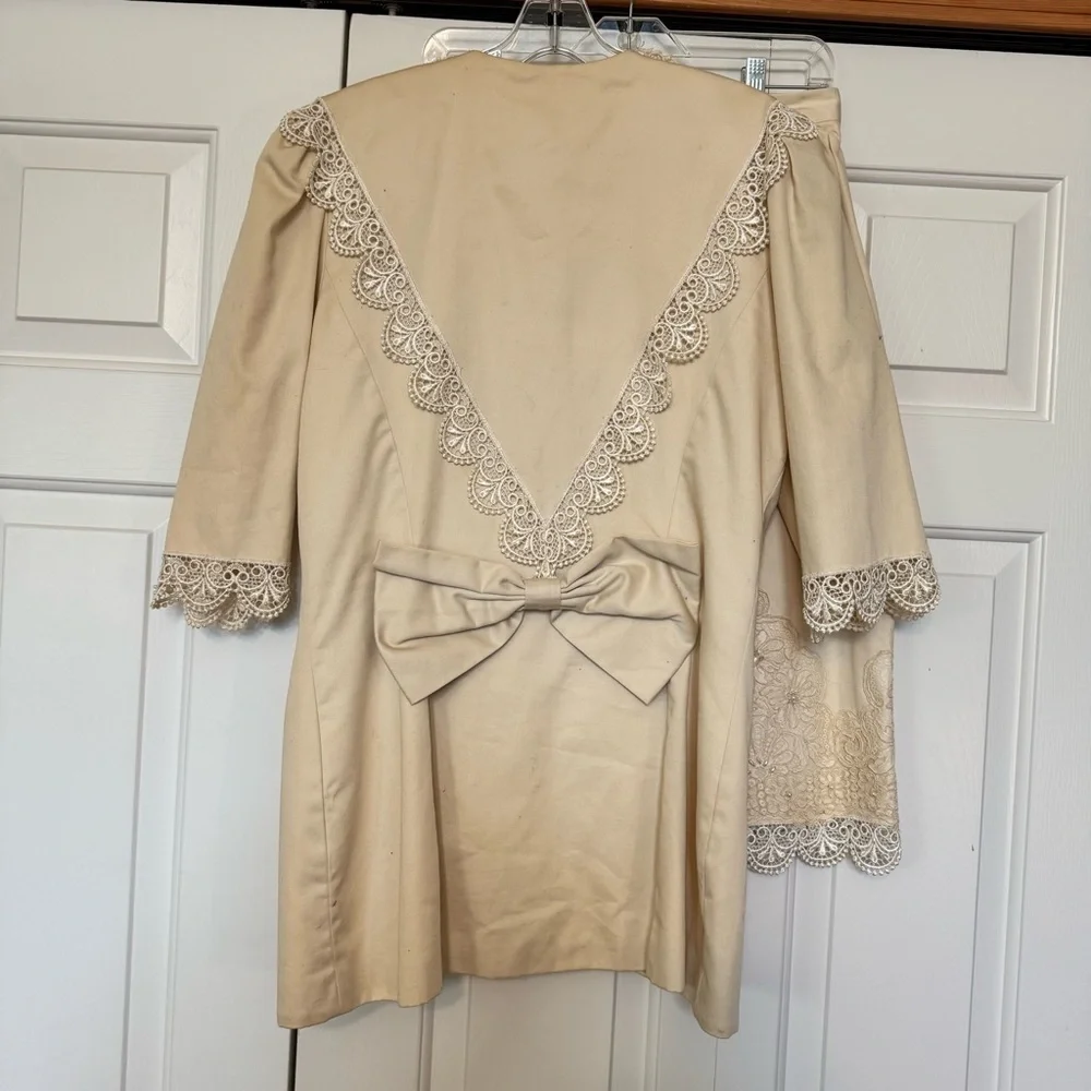 Jessica McClintock Vintage Off White Bridal 2-Piece Coquette Lace Trim‎ Suit